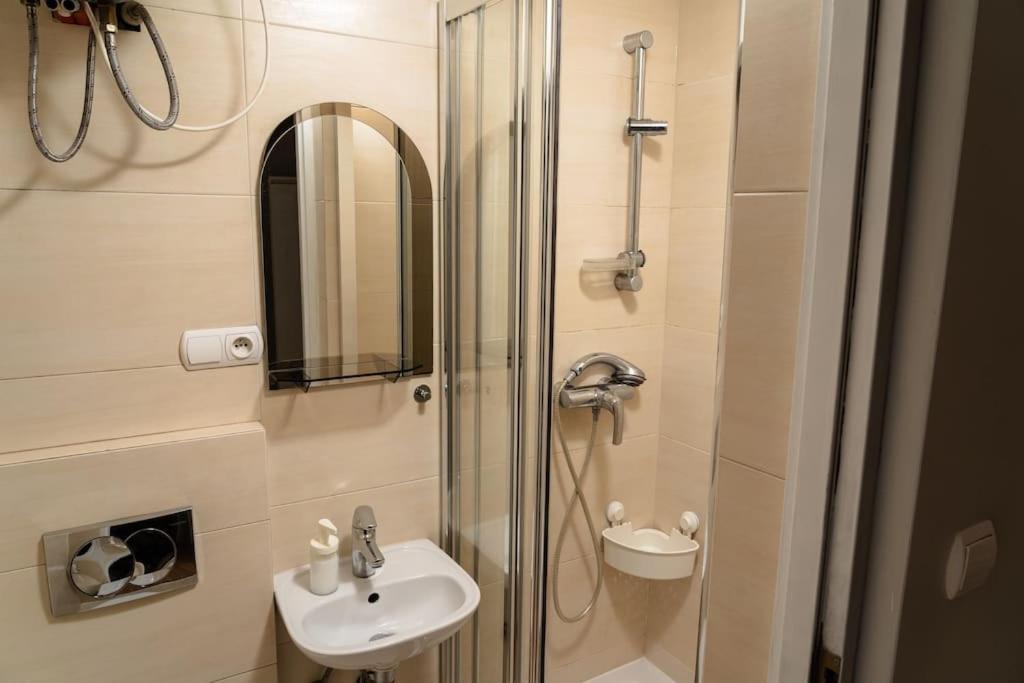 Asnyka Old Town Apartment Krakow Bagian luar foto